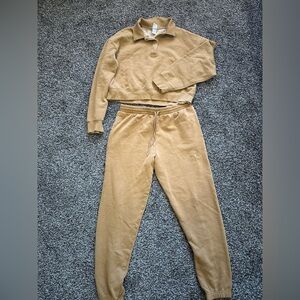 Cozy sweatpants Set in Tan
